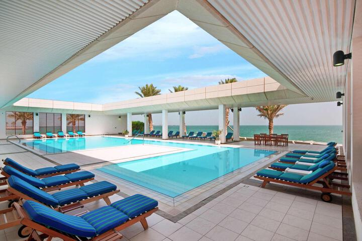 Hotel Pool