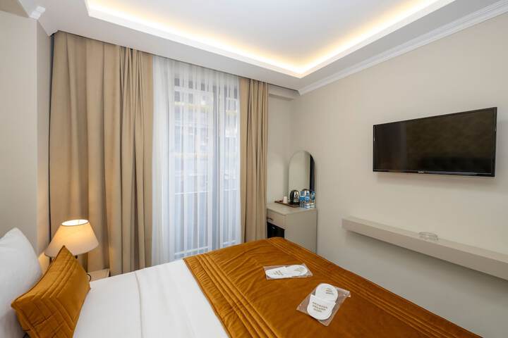 Room 27 of 75