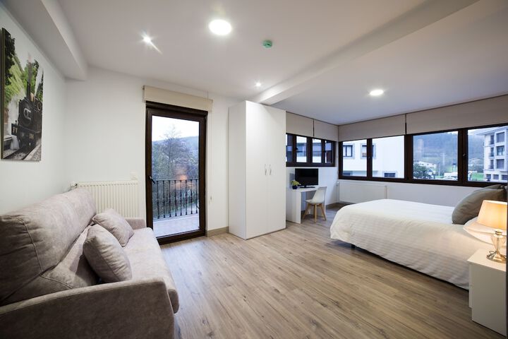Room 2 of 50