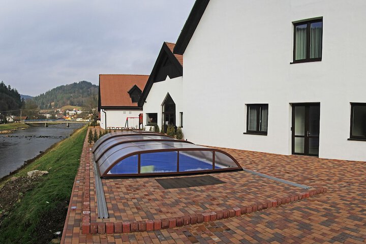 Pool 74 of 113