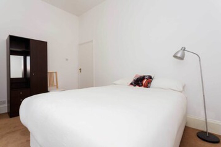 Room 13 of 15