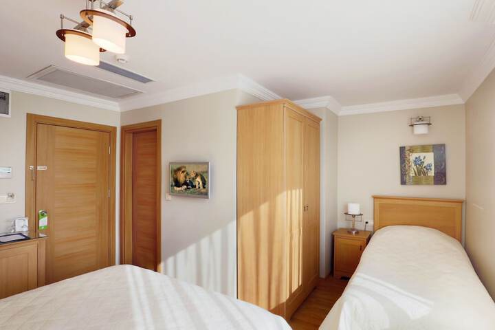 Room 7 of 36