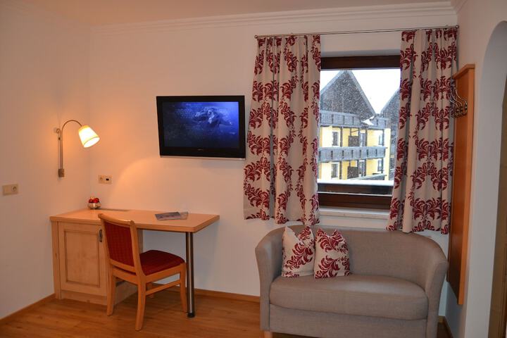 Room 14 of 74