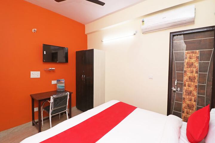 Room 18 of 34