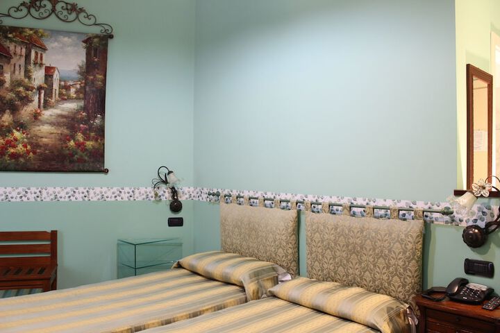 Room 25 of 53