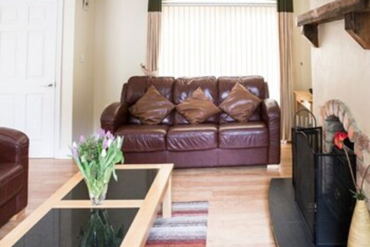 Lounge 46 of 54