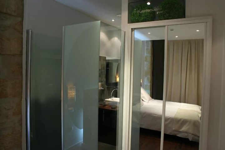 Room 12 of 36