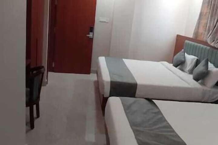 Room 3 of 7