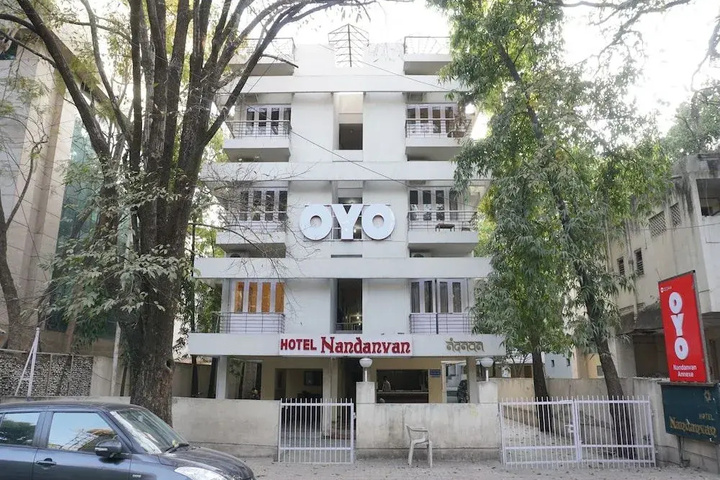 OYO 22312 Hotel Nandanvan