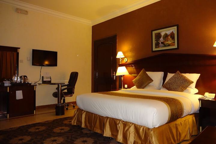 Room 9 of 24
