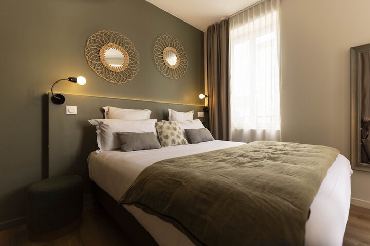 Room 90 of 210