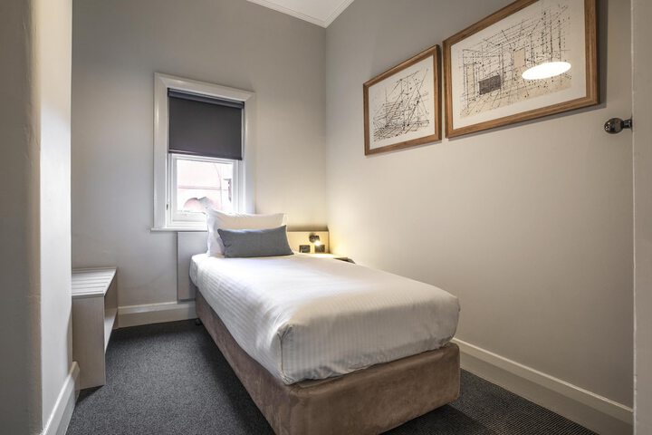 Room 46 of 99