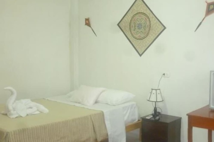 Room 18 of 48