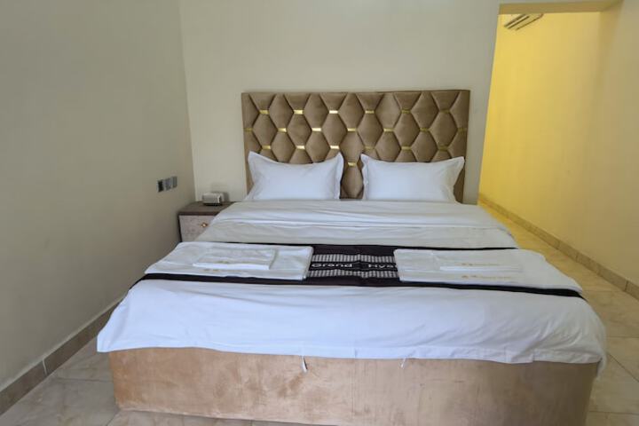 Room 3 of 45