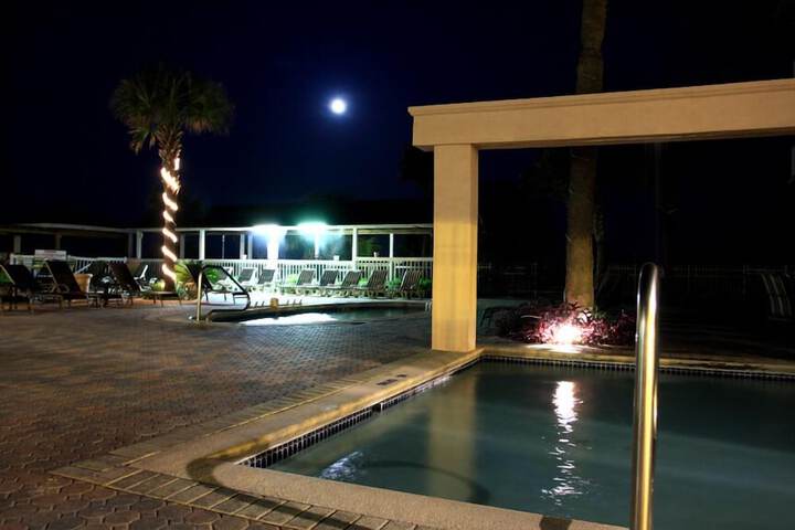Pool 71 of 90