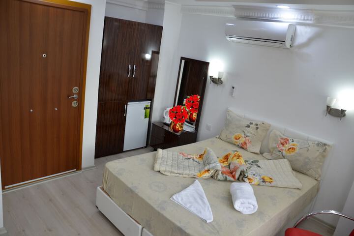 Room 7 of 35