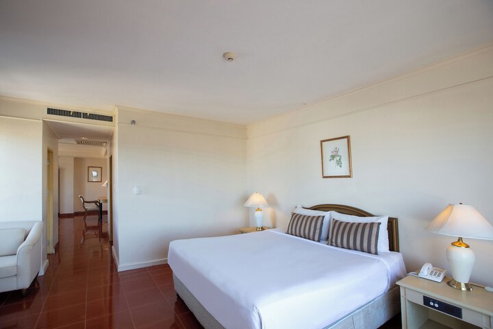 Room 15 of 49