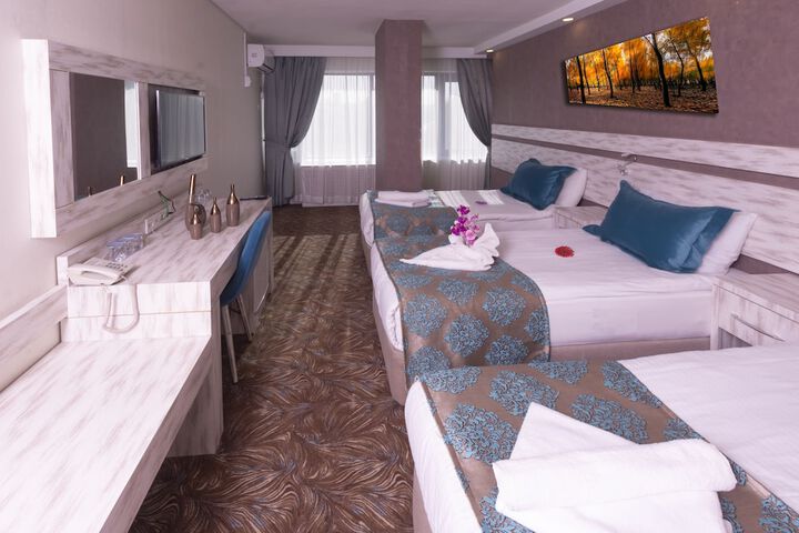 Room 6 of 15