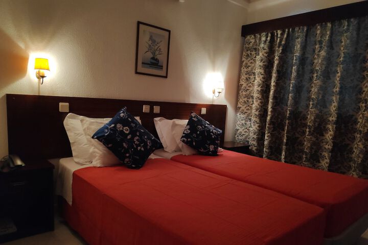 Room 9 of 82