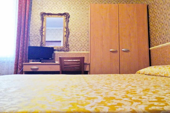 Room 8 of 21