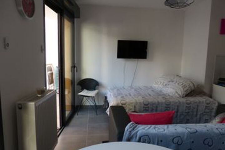 Room 7 of 8
