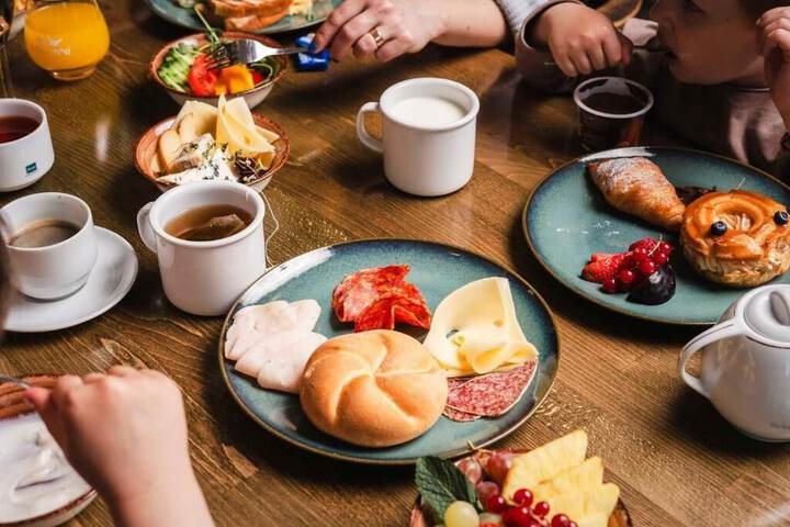 Breakfast/Coffee Service 69 of 92
