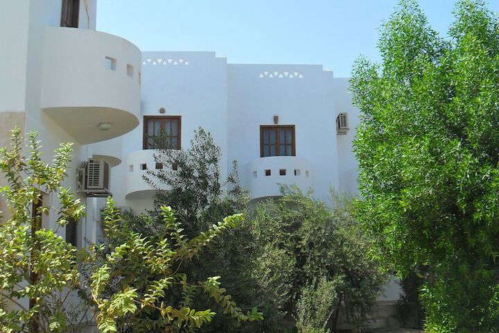 Hotel Exterior 19 of 20