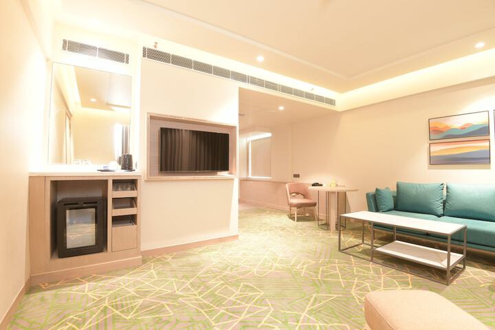 Room 44 of 95