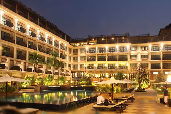 Hotel Exterior 80 of 83