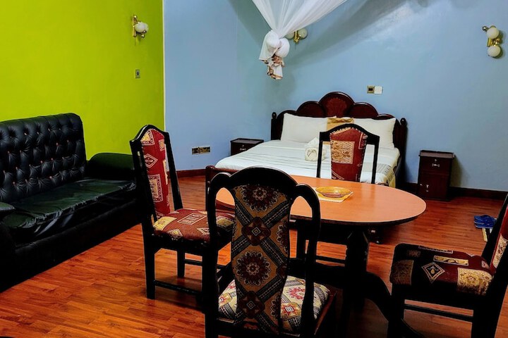 Room 30 of 63