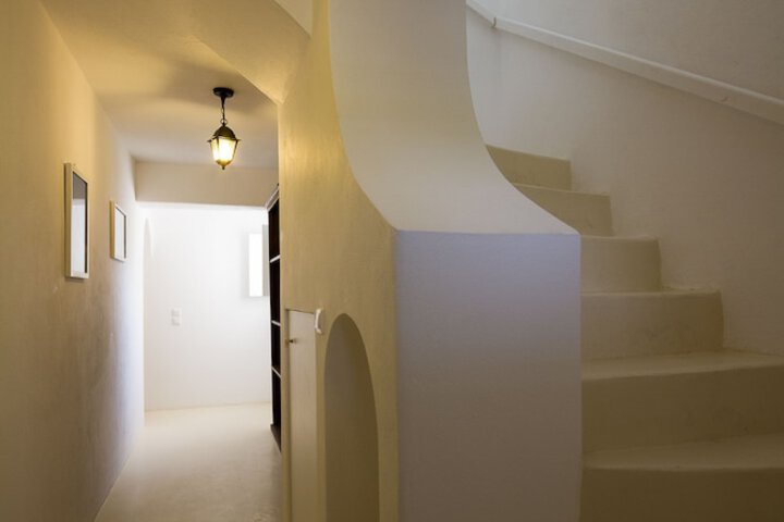 Room 8 of 110