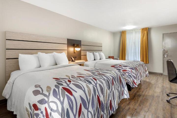 Double Deluxe King Bed (2 of 5)