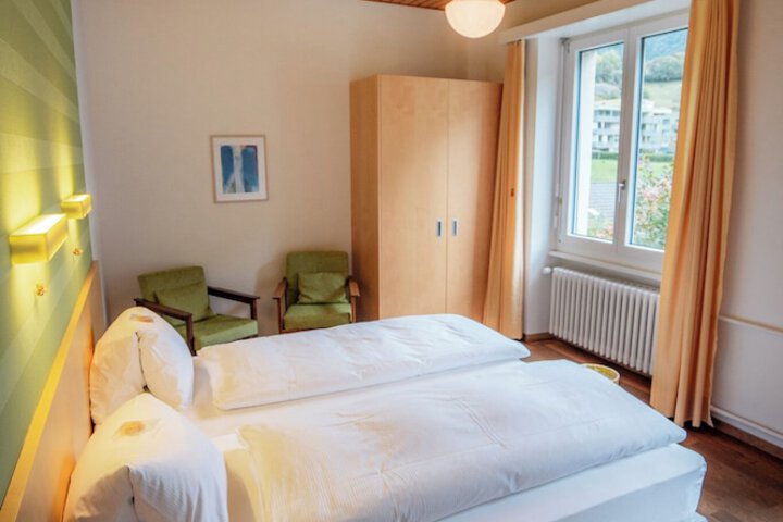 Room 7 of 27