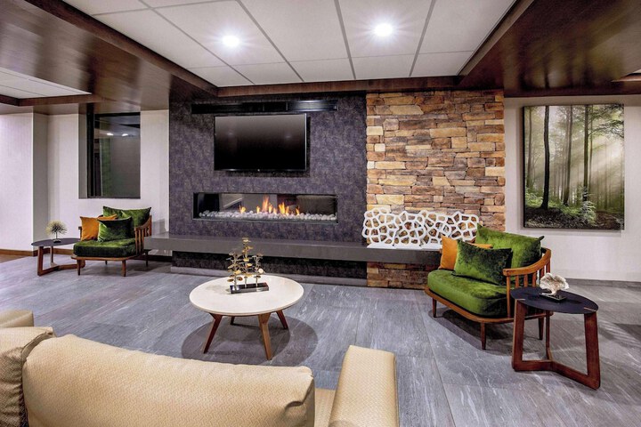 Hotel Interior 4 of 21