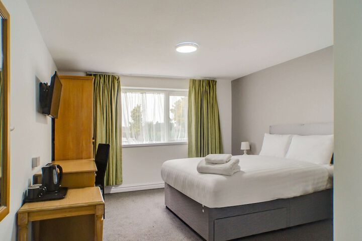 Room 9 of 25