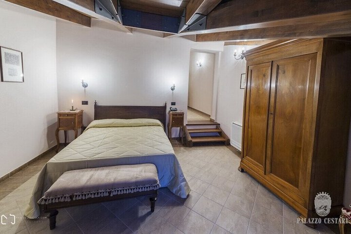 Room 15 of 62