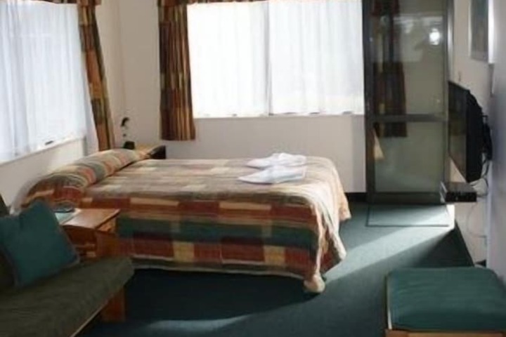 Room 3 of 25