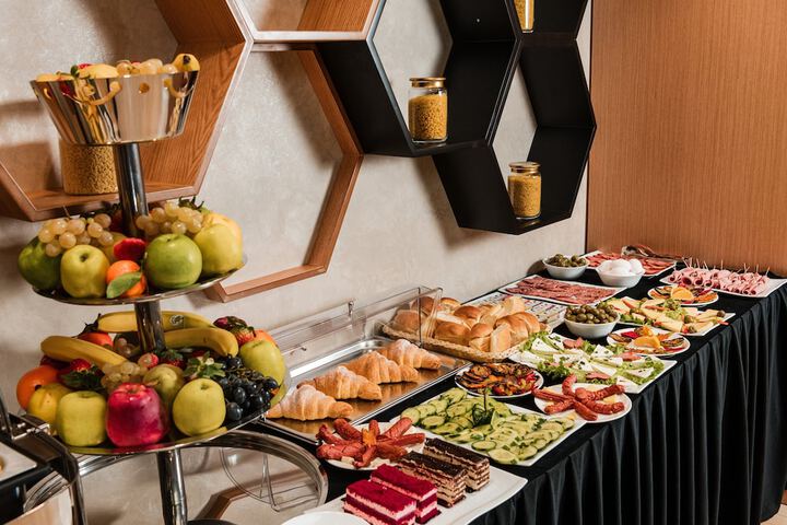 Breakfast/Coffee Service 85 of 115