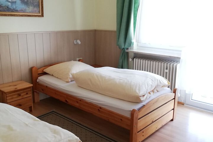 Room 4 of 6