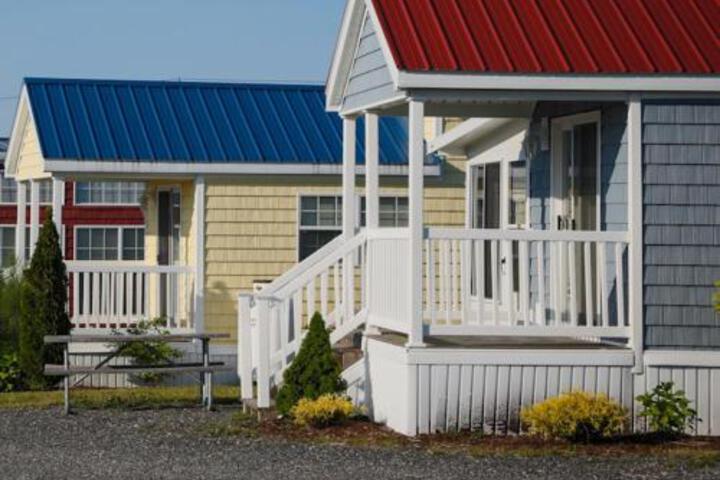 Image of Patten Pond Camping Resort Loft Cottage 10