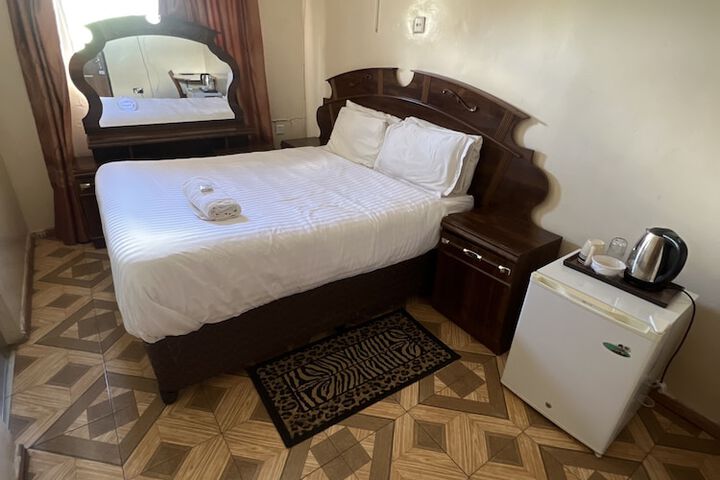 Room 6 of 62