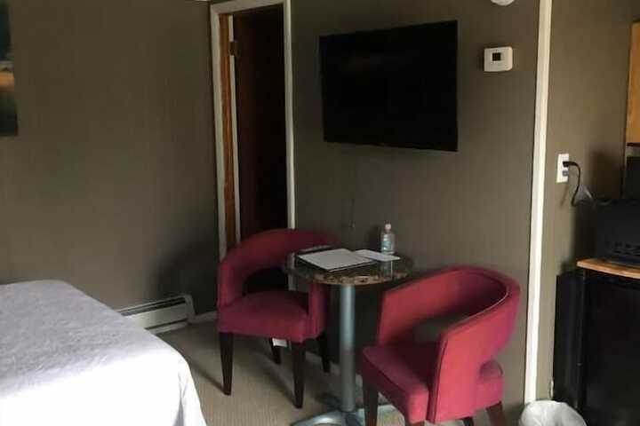 2 Double Beds (1 of 3)