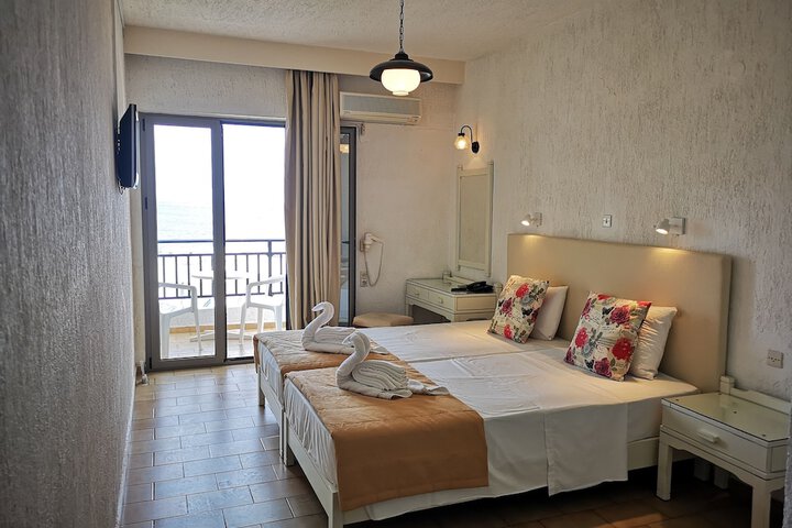 Room 10 of 52