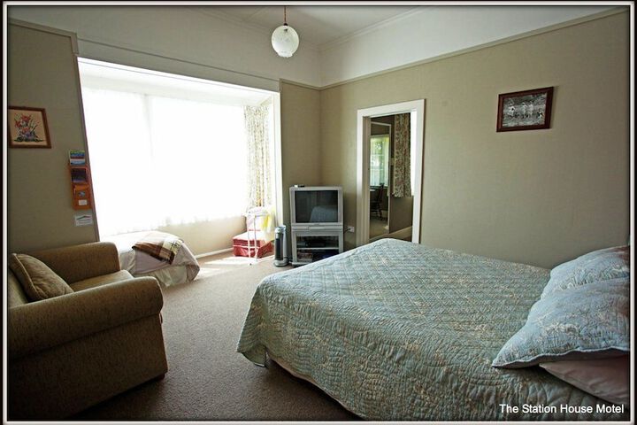 Room 2 of 32