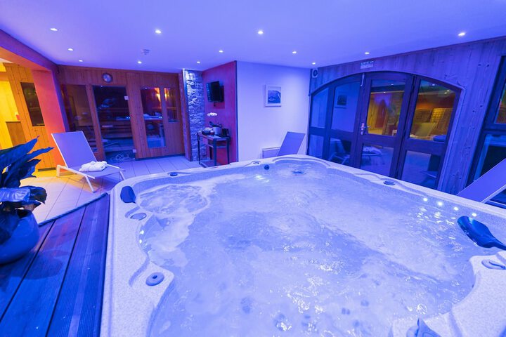 Spa 17 of 37