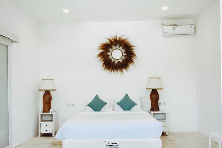 Room 13 of 52
