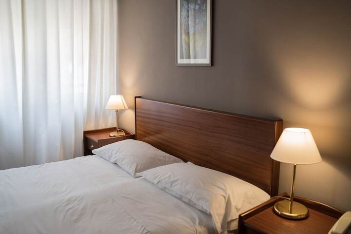 Room 9 of 32