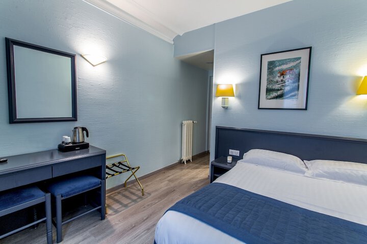 Room 15 of 38