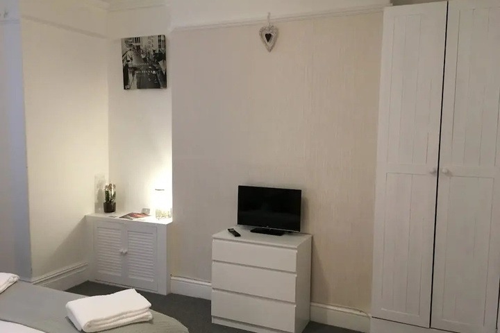 Room 5 of 23