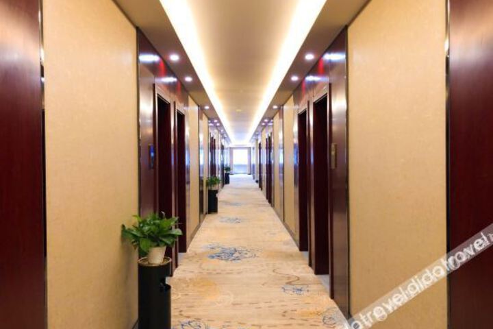 Hotel Interior 4 of 7